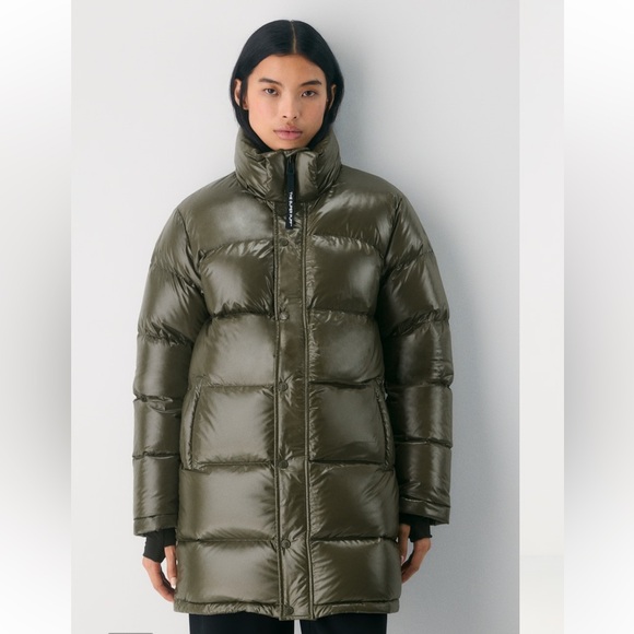 Aritzia super puff midi size small BNWT - Picture 2 of 9